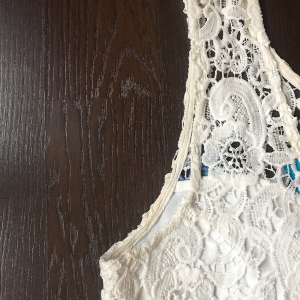 White lace dress - Picture 4 of 5